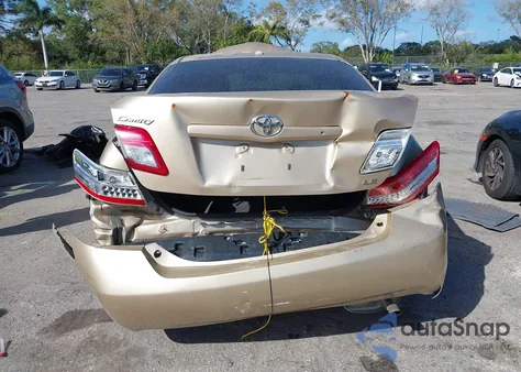 2011 Toyota Camry Le z USA, uszkodzony, nr VIN 4T1BF3EK3BU188748